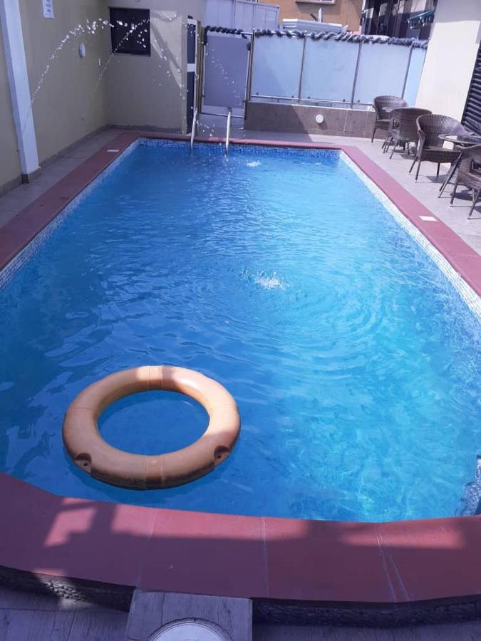 איקג'ה Alluring View Hotel - Toyin Sreet מראה חיצוני תמונה